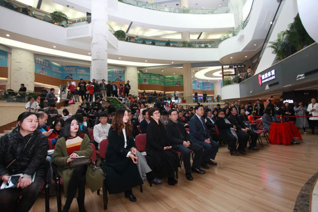 1496423013108061.jpg 3-新书签售暨作者见面会现场.jpg