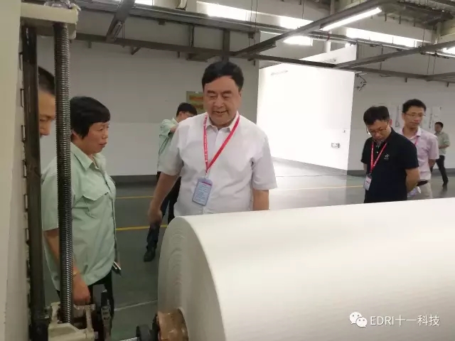 1496428573385223.jpg 8-赵振元询问产品情况.jpg