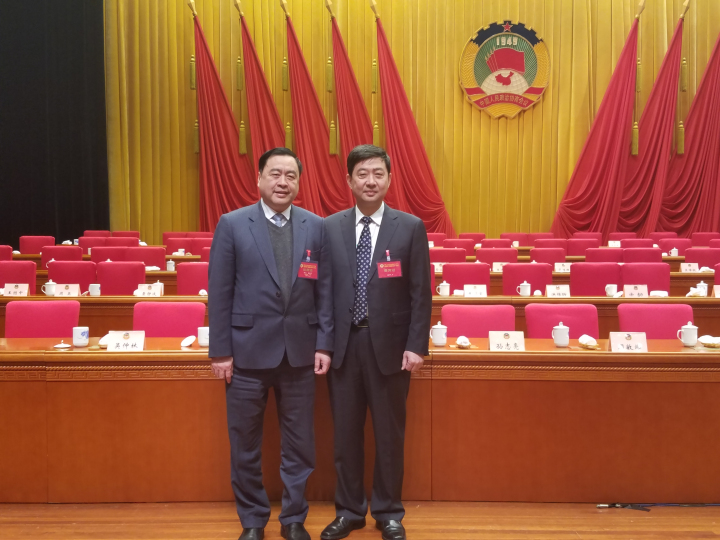 1496476838113339.jpg 3-赵振元与无锡市市长汪泉合影.jpg