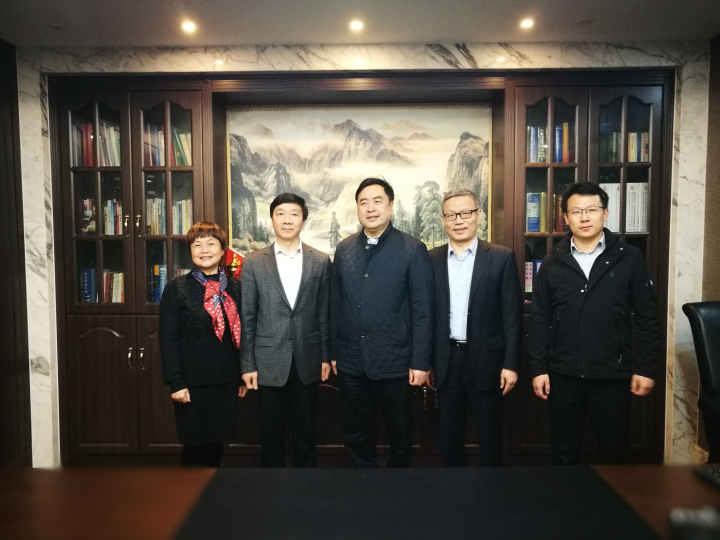 1496479701795725.jpg 2-赵振元同志与无锡产业集团党委副书记、工会主席刘涛、太极实业党委书记褚兵、太极实业党委副书记、工会主席陈月芳、太极实业董事会秘书丁奎一行亲切合影.jpg