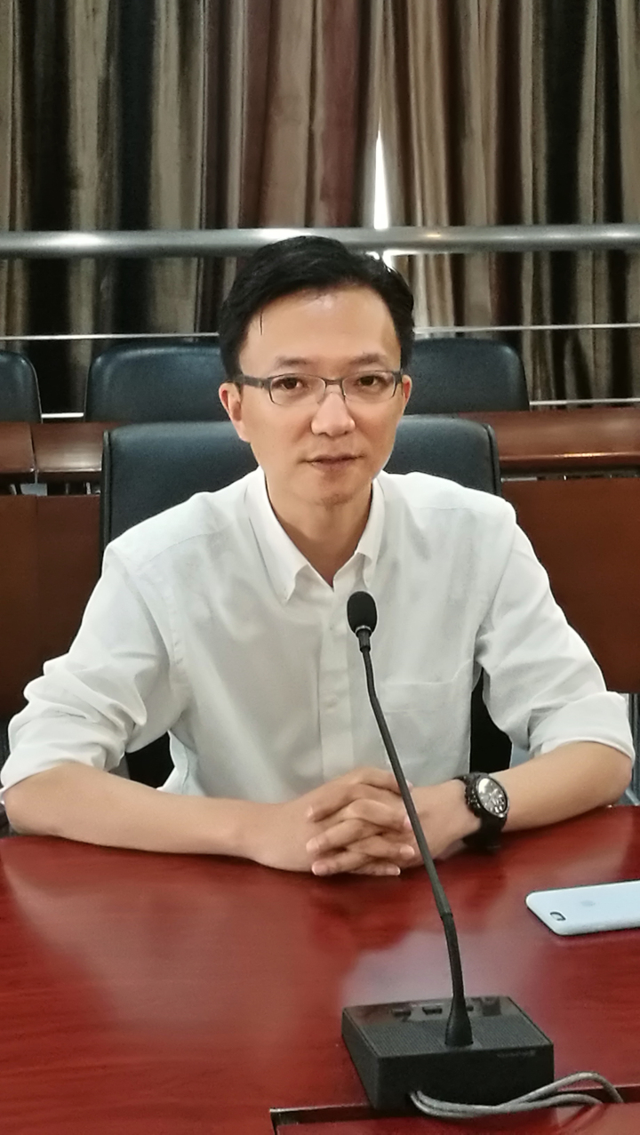 1496510606170220.jpg 1-高级副院长王毅渤主持会议.jpg