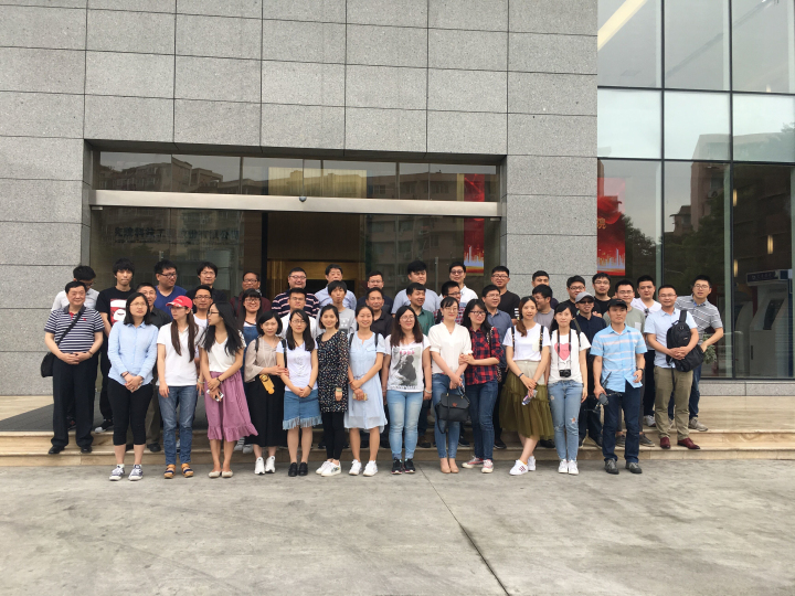 1496511178156050.jpg 5-杭州分院全体员工在总部大楼前合影留念.jpg