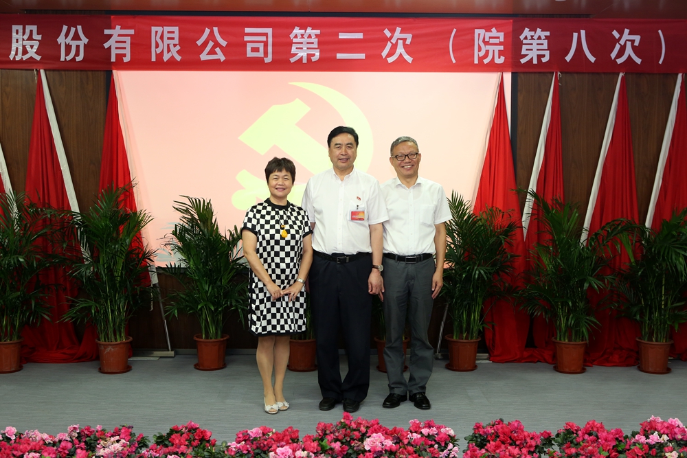 1501146296625575.jpg 合影-赵振元书记与太极实业党委书记褚兵、党委副书记兼工会主席陈月芳合影.jpg